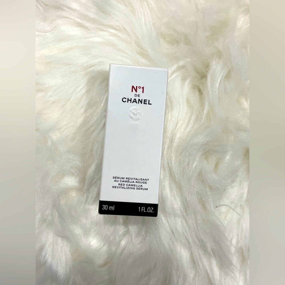 Chanel No. 1 Serum Cosmetic Box